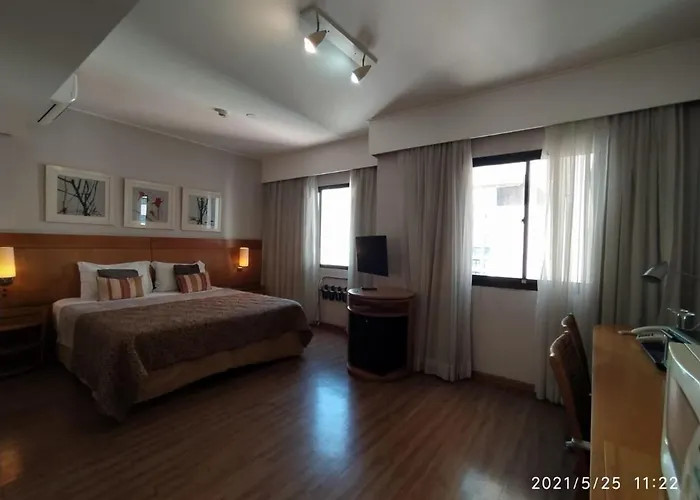 Flat Moema Rouxinol
